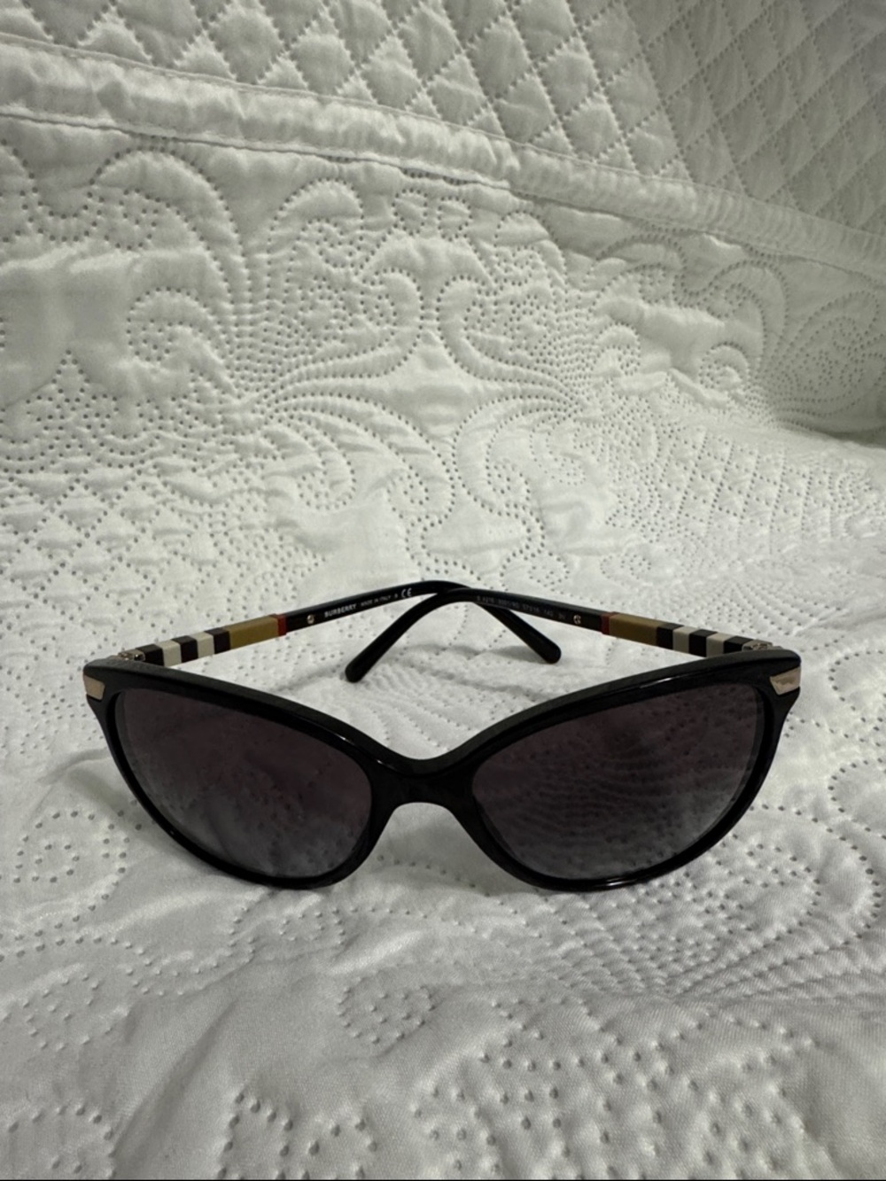 Burberry Classic Black Women's Sunglasses